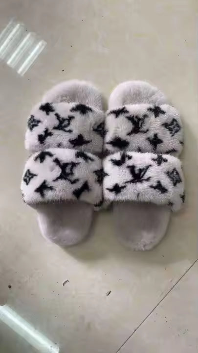 Peyton Luxe Slippers - House of Hues